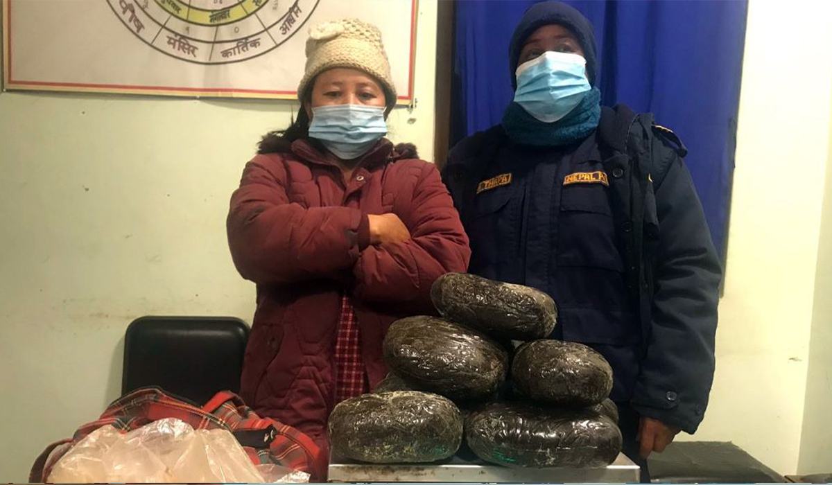 चार किलो चरेससहित कपिलवस्तुबाट महिला पक्राउ